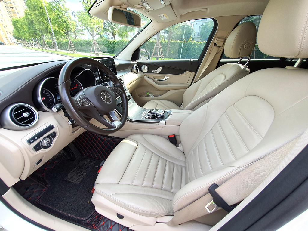Mercedes GLC 300 2018 Trắng