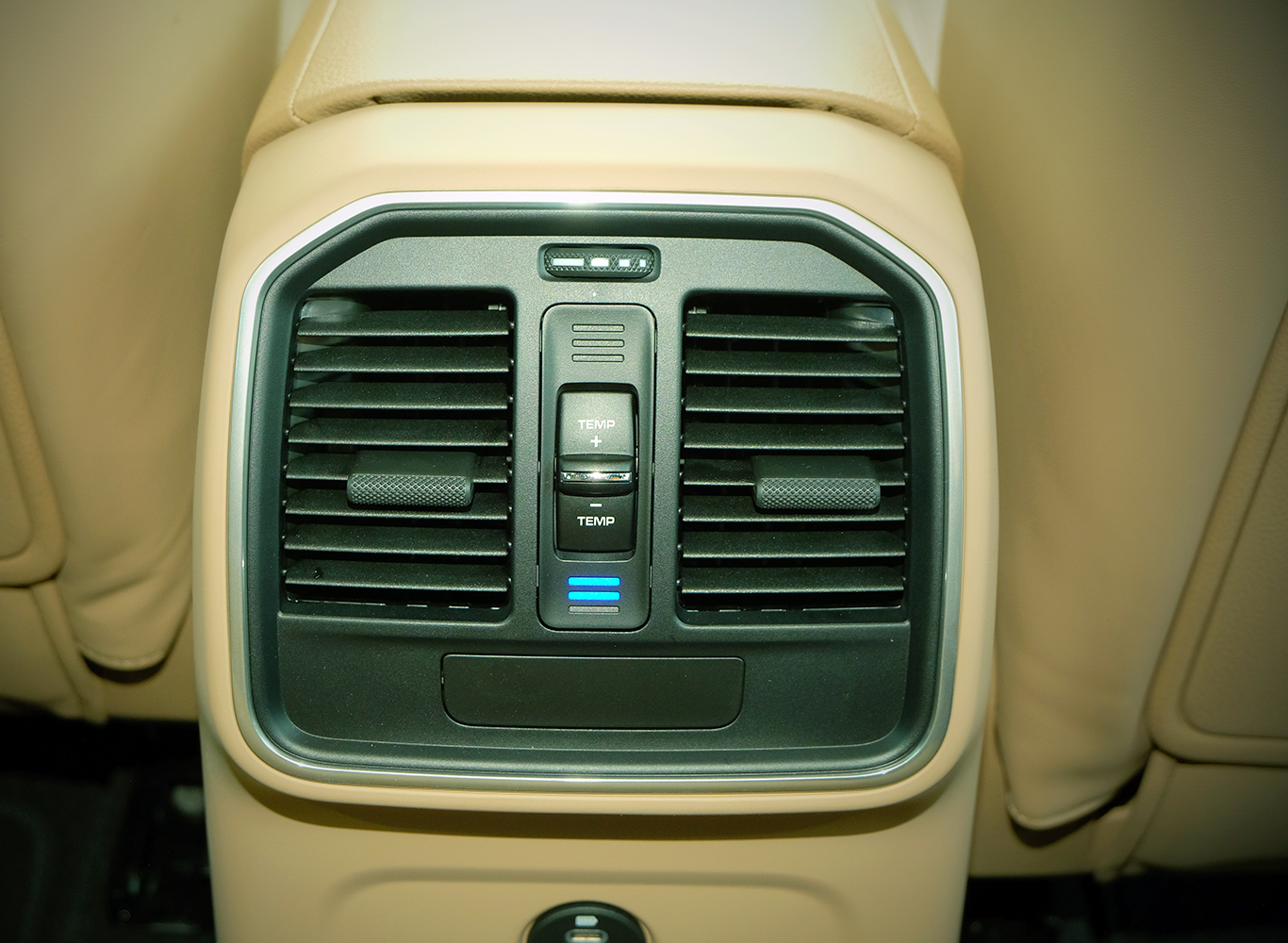 Porsche Macan 2022 Trắng