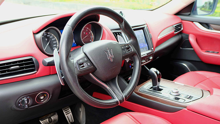 Maserati Levante 2017 màu trắng nội thất đỏ