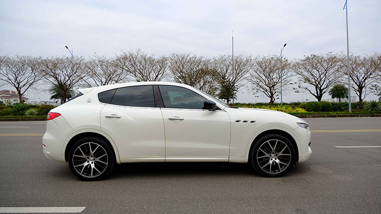 Maserati Levante 2017 màu trắng nội thất đỏ