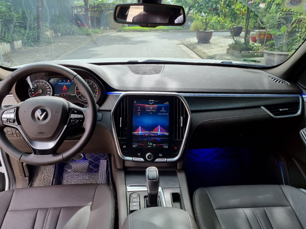 Vinfast Lux SA 2.0 Plus 2021