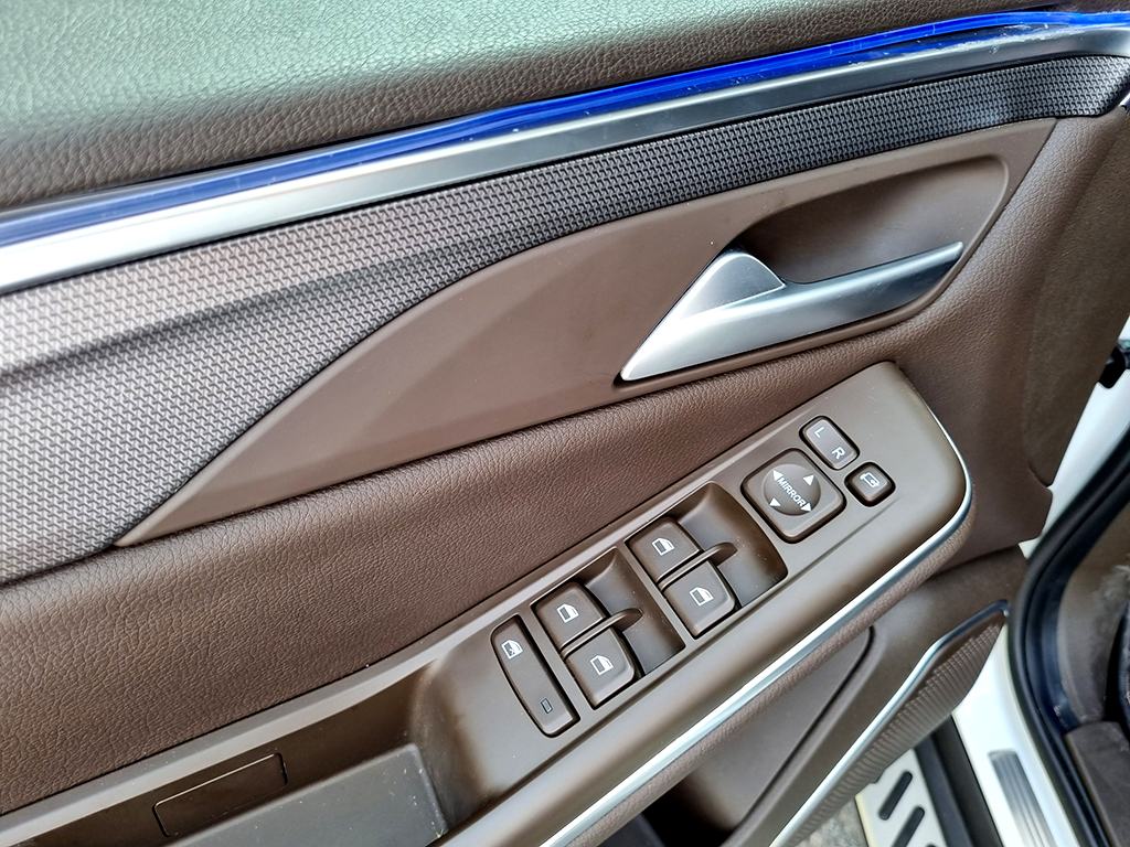 Vinfast Lux SA 2.0 Plus 2021