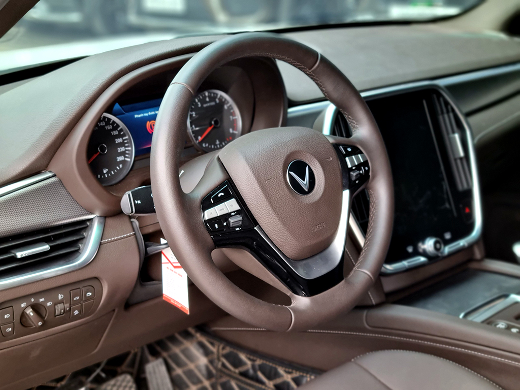 Vinfast Lux SA 2.0 Plus 2021