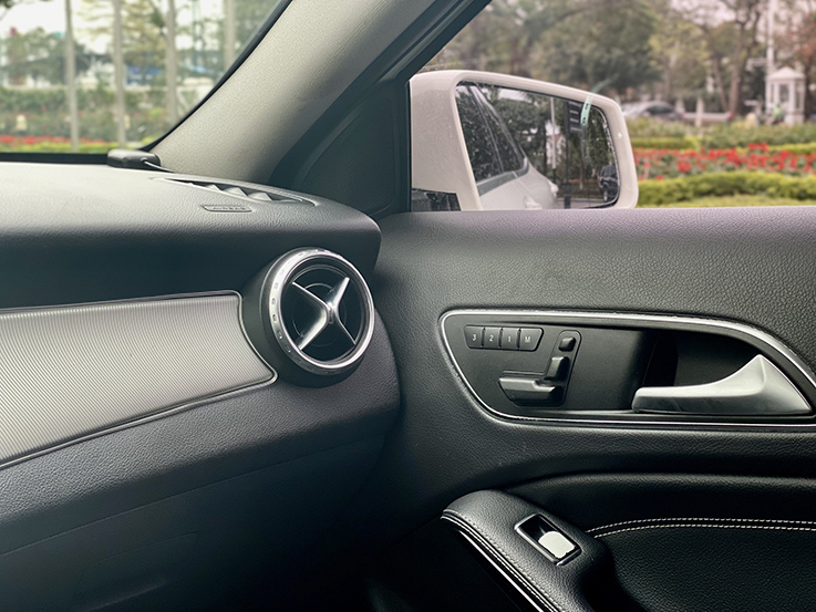 Mercedes GLA200 2015 (Trắng/nội thất đen)