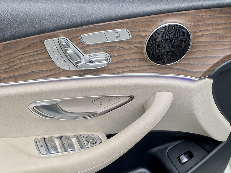 Mercedes Benz E200 2016 (Trắng/nội thất kem)