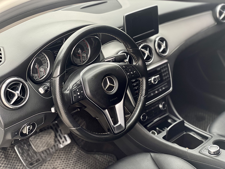 Mercedes GLA200 2015 (Trắng/nội thất đen)