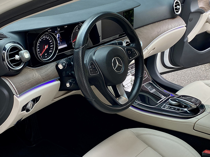 Mercedes Benz E200 2016 (Trắng/nội thất kem)