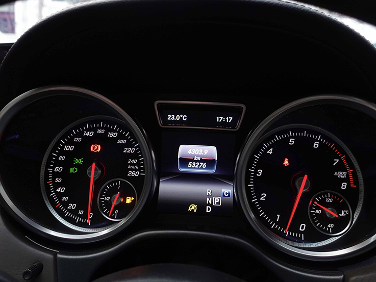 GLS400 2016 (Đen/nội thất nâu)