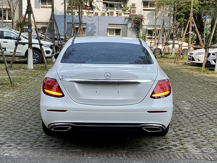 Mercedes Benz E200 2016 (Trắng/nội thất kem)