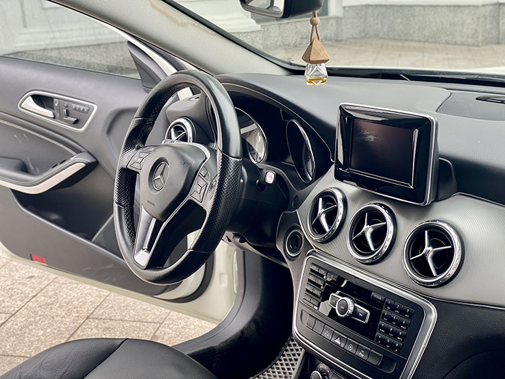 Mercedes GLA200 2015 (Trắng/nội thất đen)