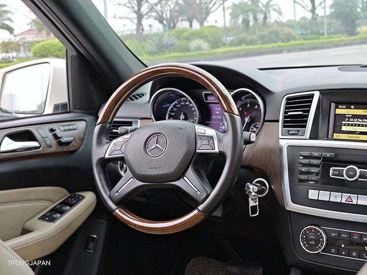 Mercedes ML350 4matic 2012 (Máy xăng/trắng nt kem)