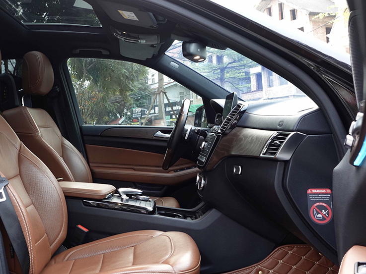 GLS400 2016 (Đen/nội thất nâu)
