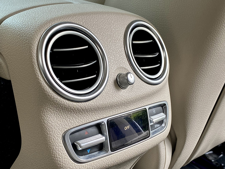 Mercedes Benz E200 2016 (Trắng/nội thất kem)