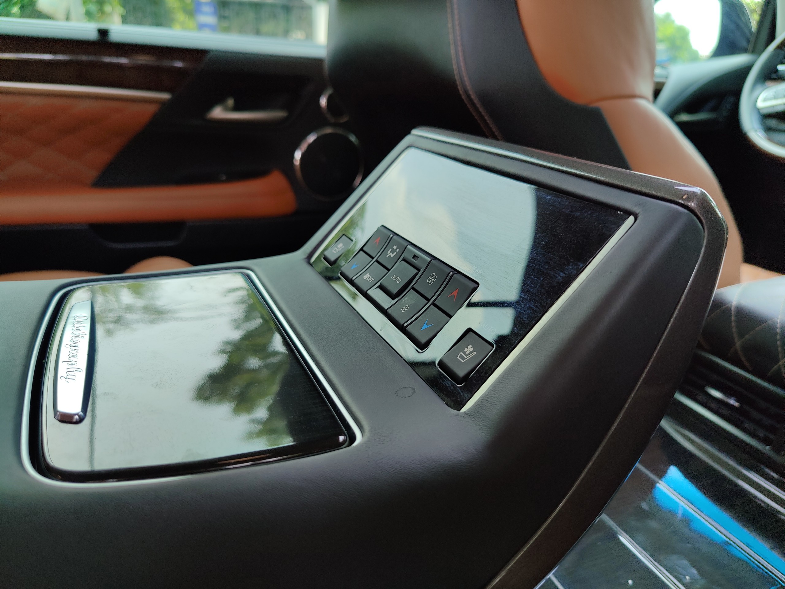 Lexus 570 MBS 2019 Đen