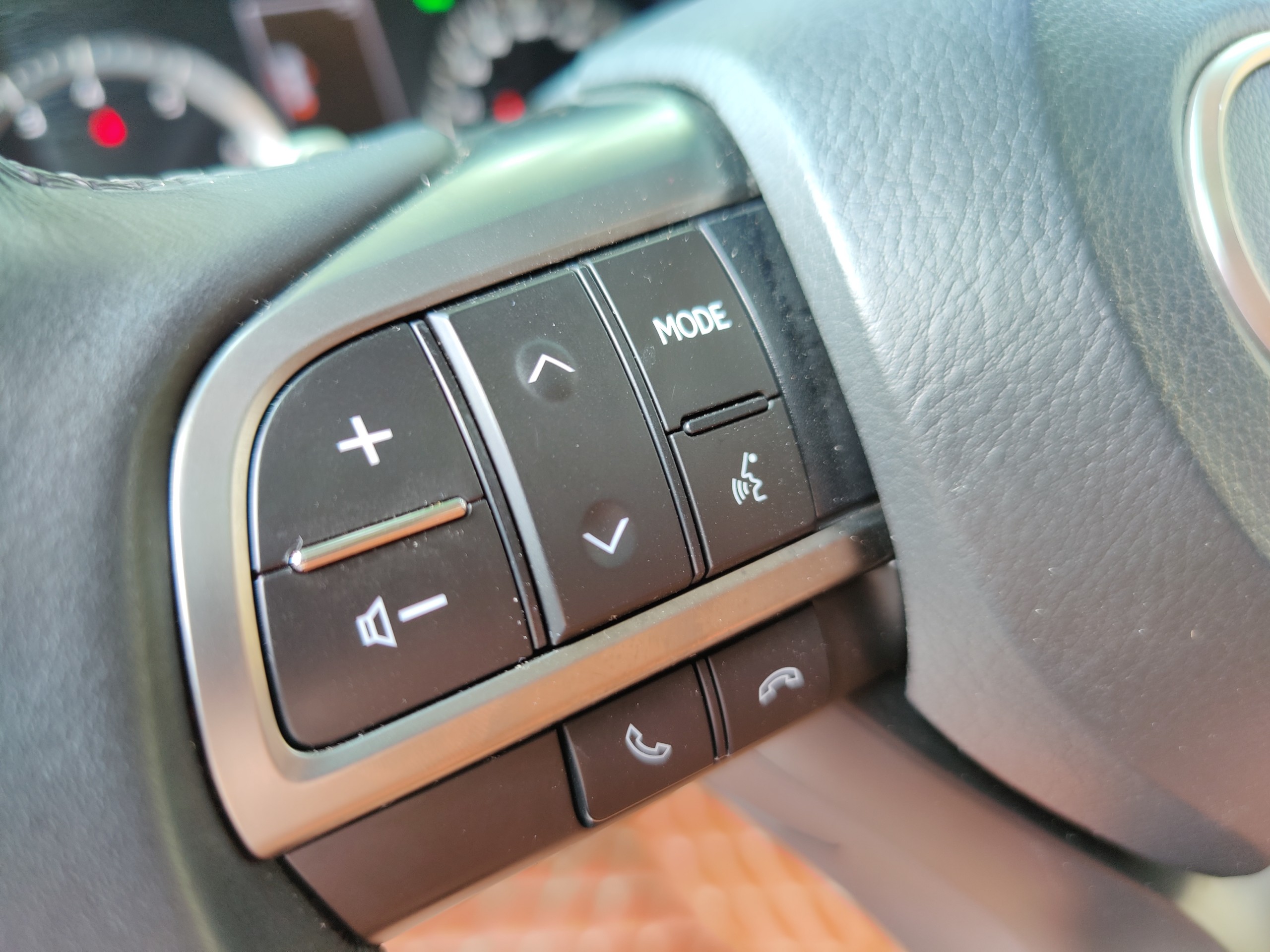 Lexus 570 MBS 2019 Đen