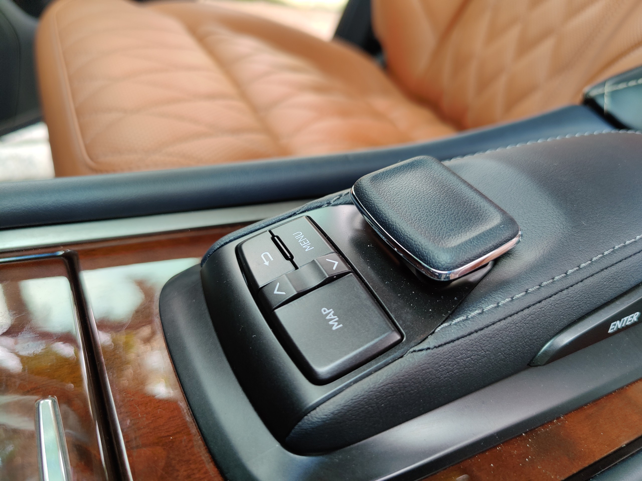 Lexus 570 MBS 2019 Đen