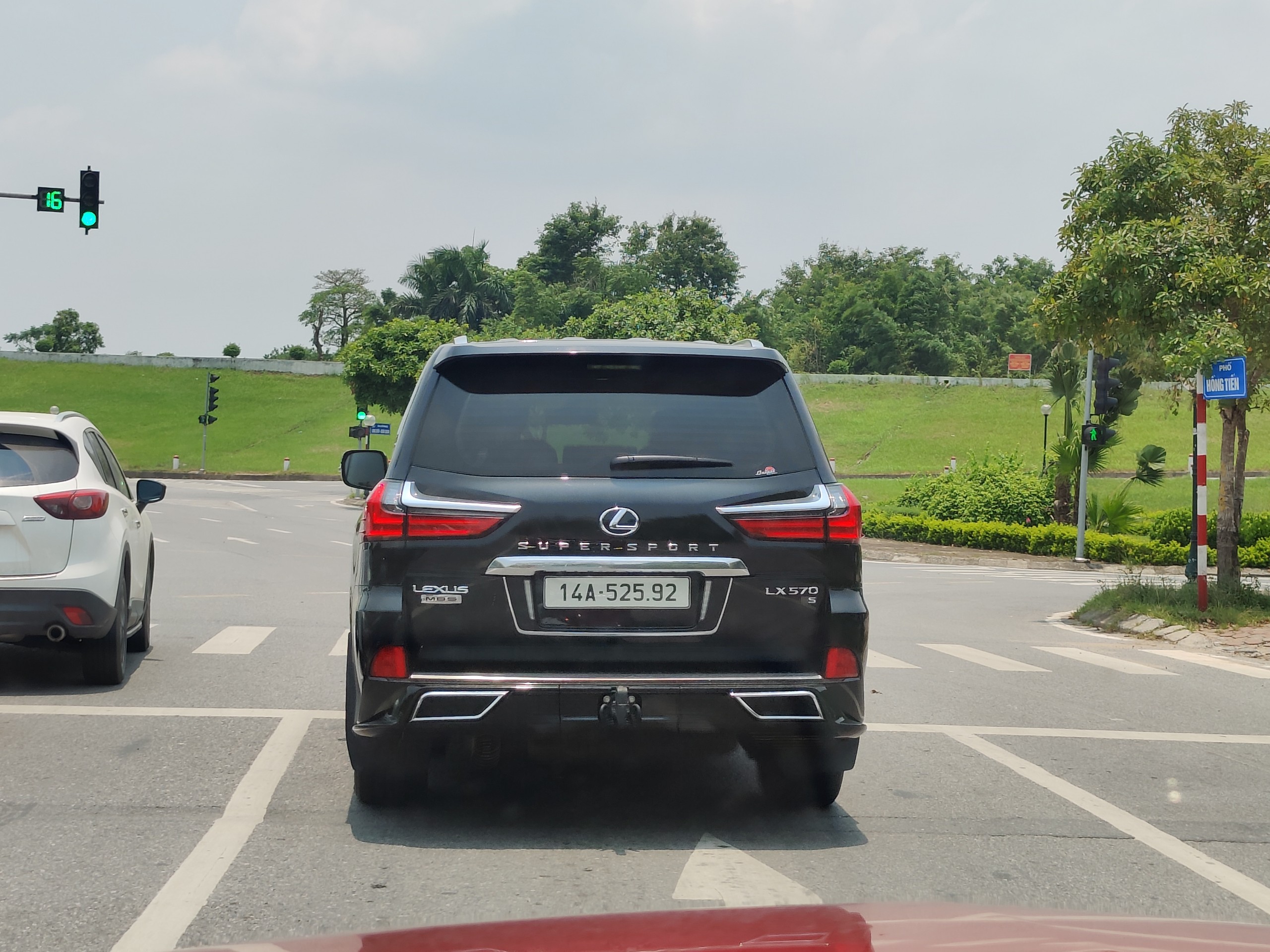 Lexus 570 MBS 2019 Đen