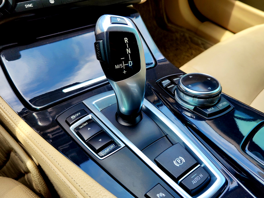 BMW 520i 2016 Đen