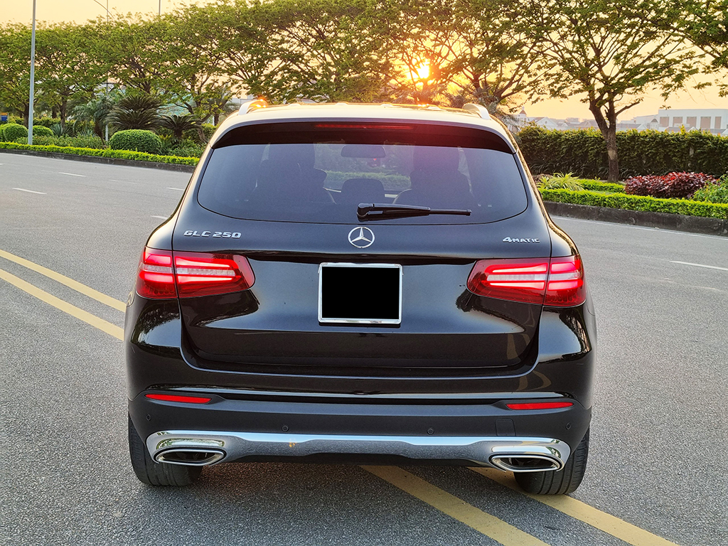 Mercedes GLC 250 2018 Đen