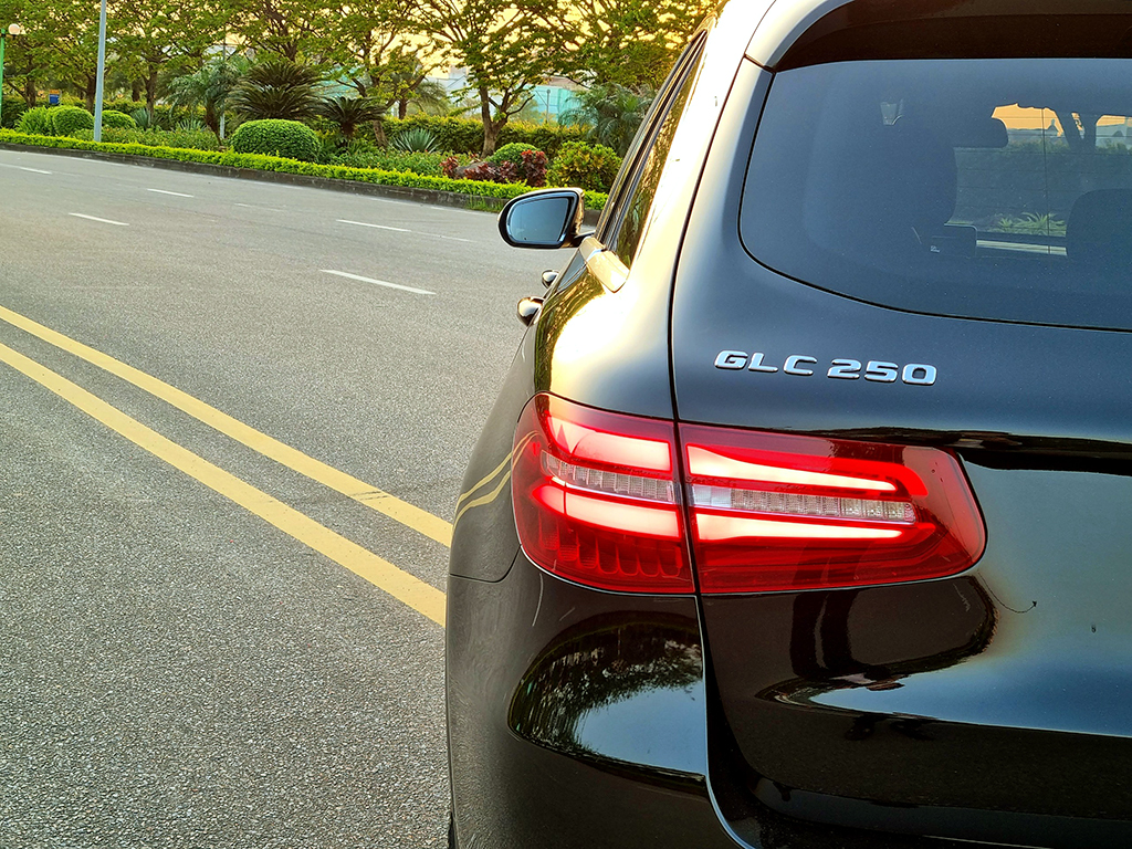 Mercedes GLC 250 2018 Đen