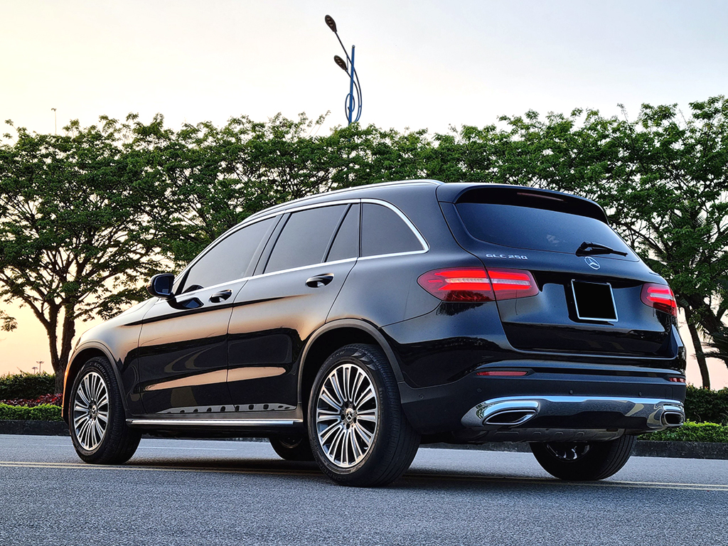 Mercedes GLC 250 2018 Đen
