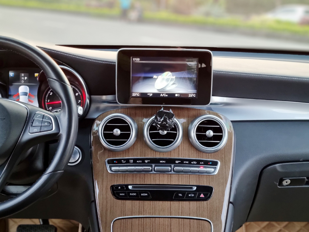 Mercedes GLC 250 2018 Đen