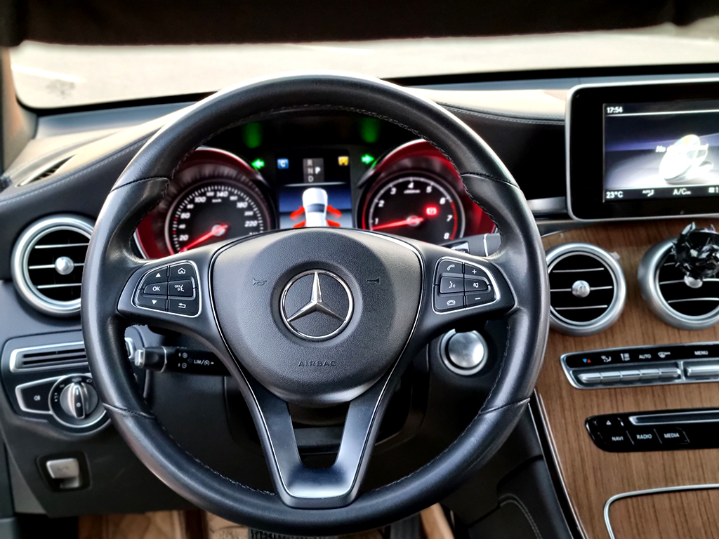 Mercedes GLC 250 2018 Đen