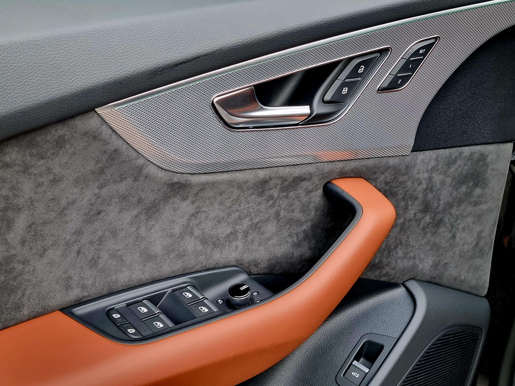 𝐀𝐮𝐝𝐢 𝐐𝟖 𝐒𝐥𝐢𝐧𝐞 𝟐𝟎𝟐𝟏 (Đ𝐞𝐧 | 𝐍𝐨̣̂𝐢 𝐭𝐡𝐚̂́𝐭 𝐧𝐚̂𝐮)