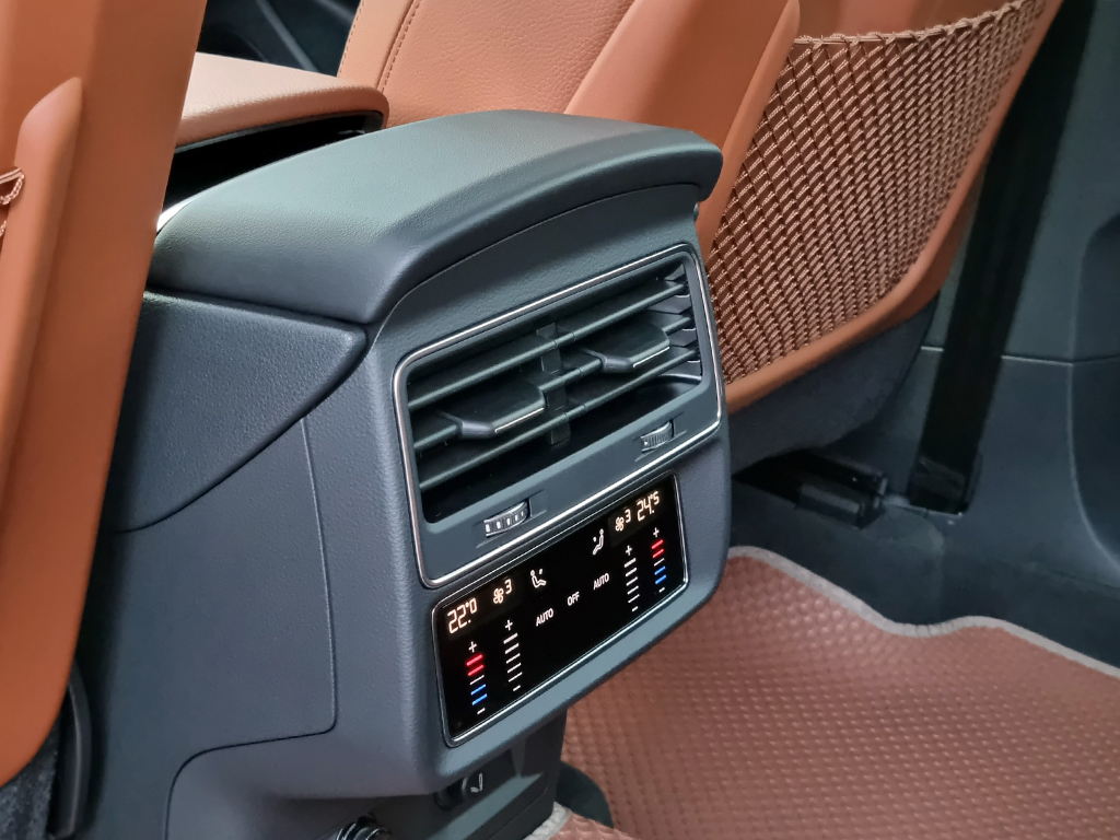 𝐀𝐮𝐝𝐢 𝐐𝟖 𝐒𝐥𝐢𝐧𝐞 𝟐𝟎𝟐𝟏 (Đ𝐞𝐧 | 𝐍𝐨̣̂𝐢 𝐭𝐡𝐚̂́𝐭 𝐧𝐚̂𝐮)