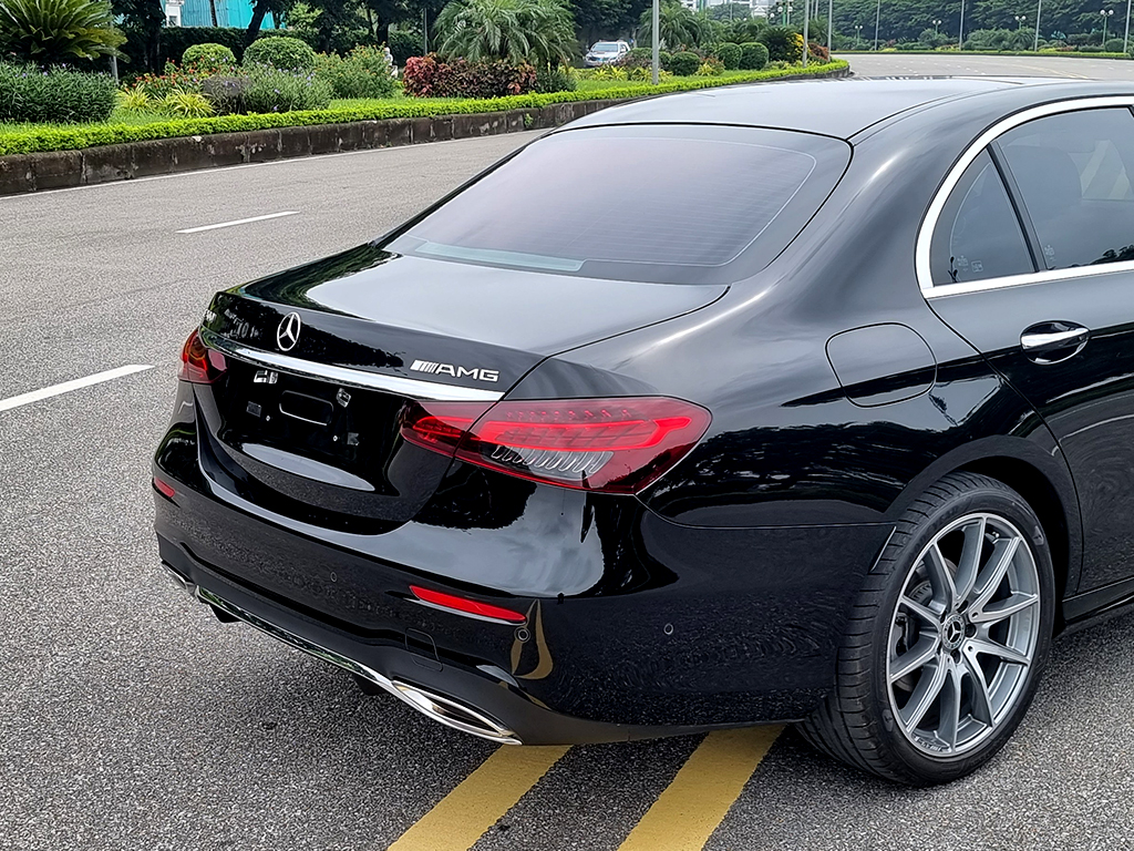 Mercedes E300 2021 Đen