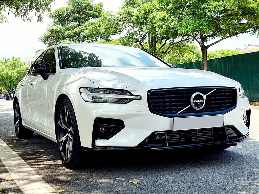 Volvo S60 R Design 2021