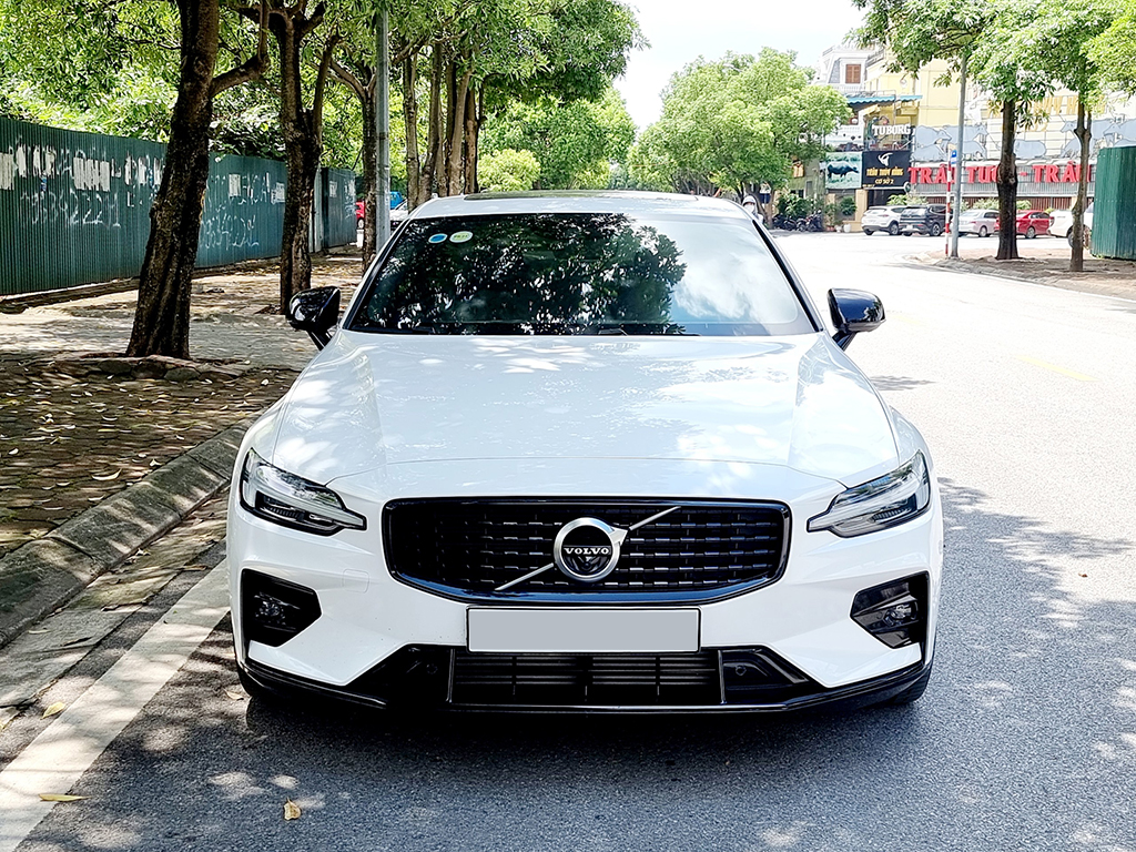 Volvo S60 R Design 2021