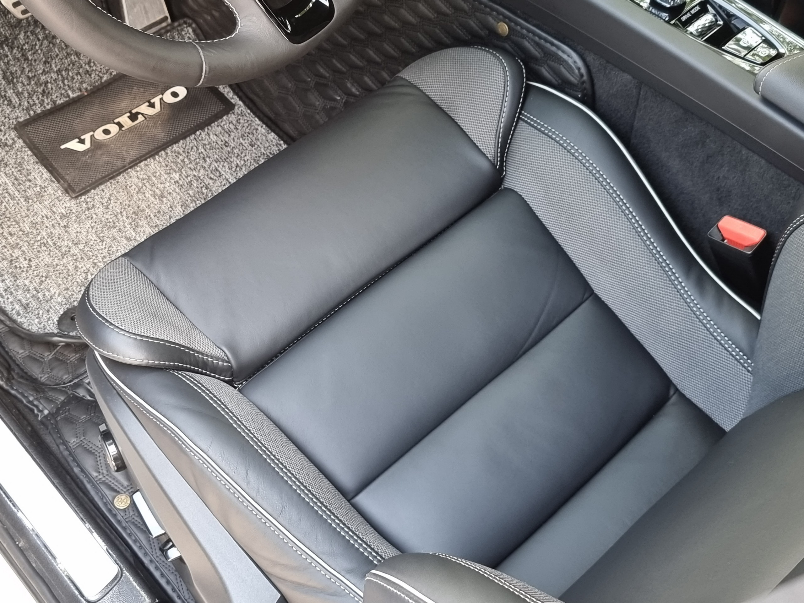 Volvo S60 R Design 2021