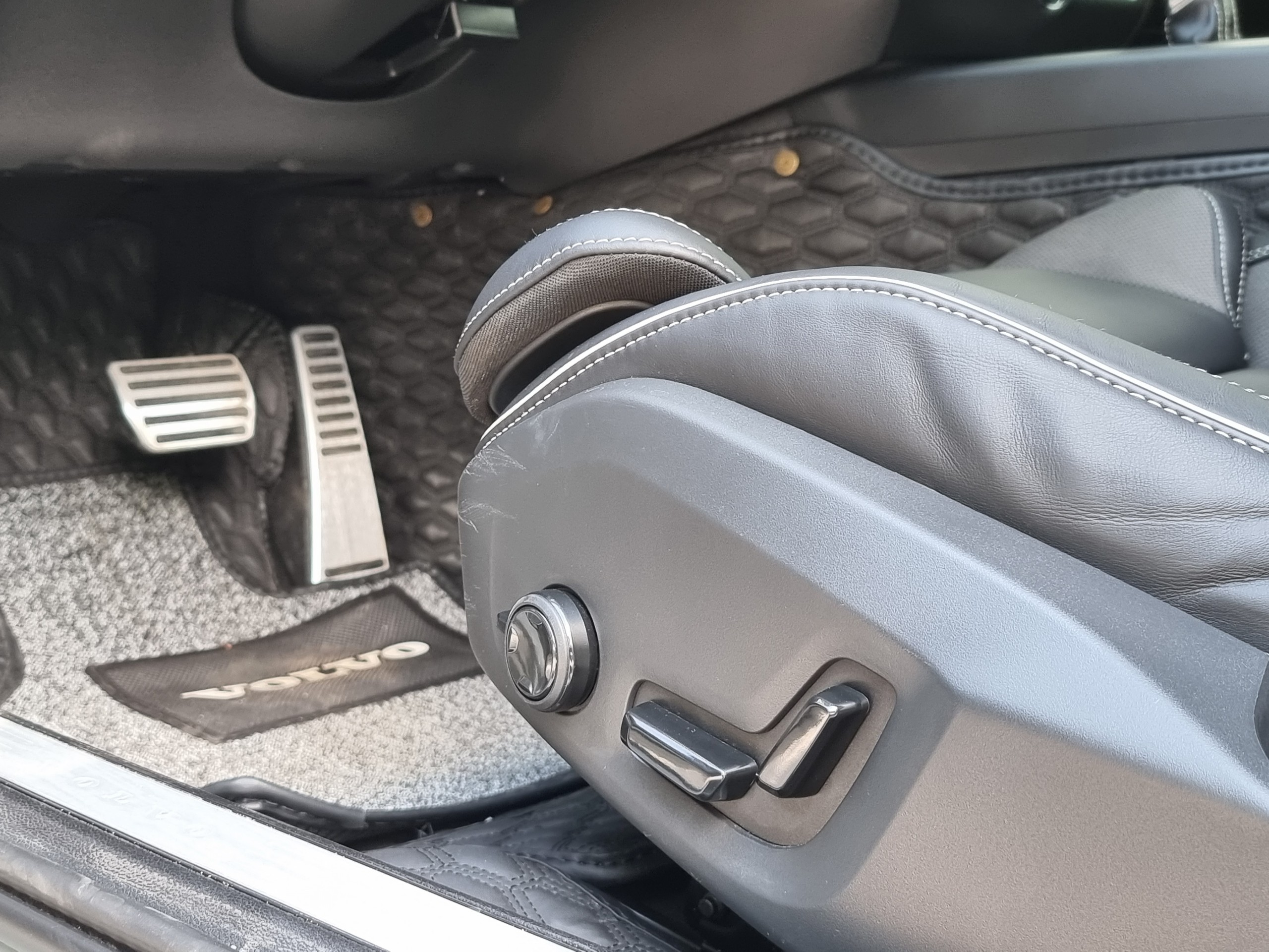 Volvo S60 R Design 2021