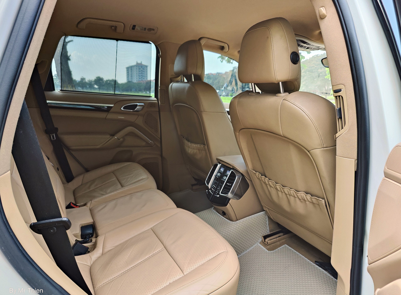 𝐏𝐨𝐫𝐬𝐜𝐡𝐞 𝐂𝐚𝐲𝐞𝐧𝐧𝐞 𝟐𝟎𝟏𝟏