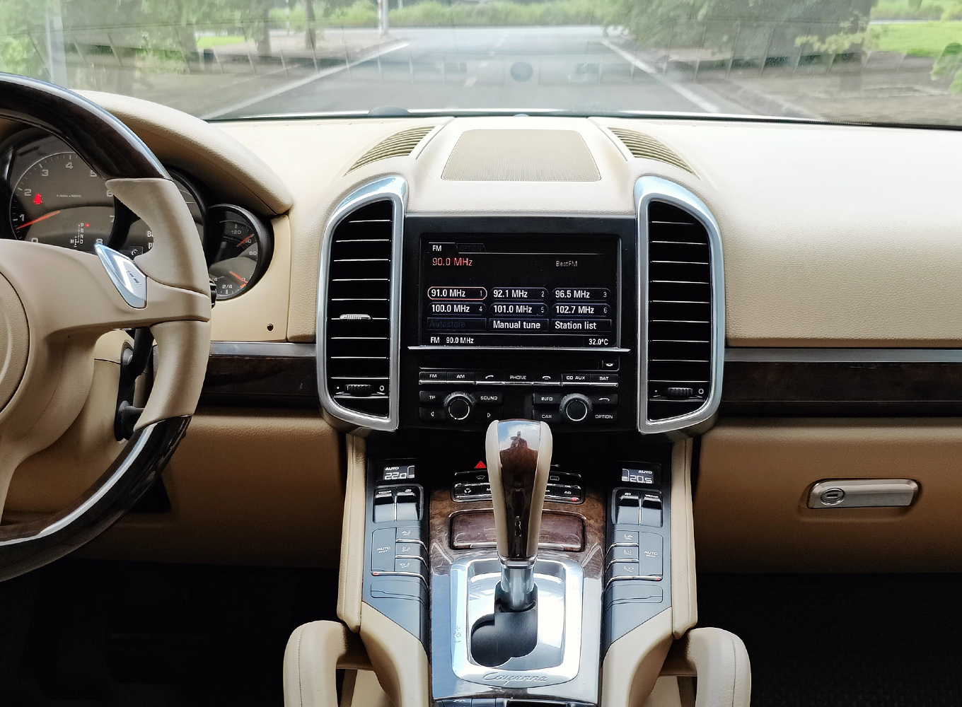 𝐏𝐨𝐫𝐬𝐜𝐡𝐞 𝐂𝐚𝐲𝐞𝐧𝐧𝐞 𝟐𝟎𝟏𝟏