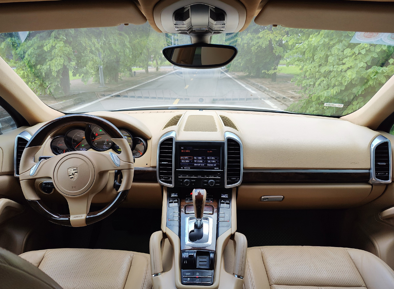 𝐏𝐨𝐫𝐬𝐜𝐡𝐞 𝐂𝐚𝐲𝐞𝐧𝐧𝐞 𝟐𝟎𝟏𝟏