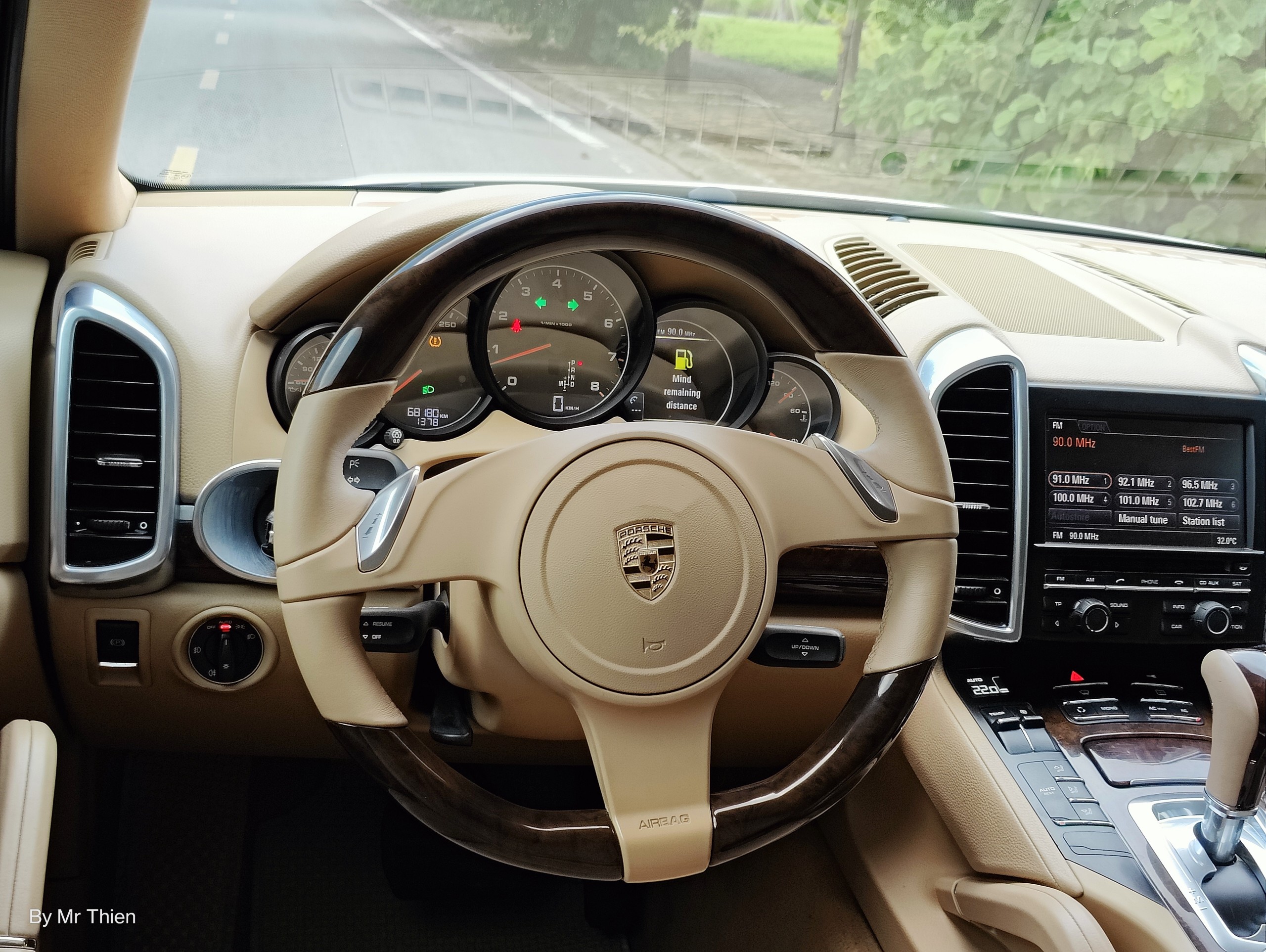 𝐏𝐨𝐫𝐬𝐜𝐡𝐞 𝐂𝐚𝐲𝐞𝐧𝐧𝐞 𝟐𝟎𝟏𝟏