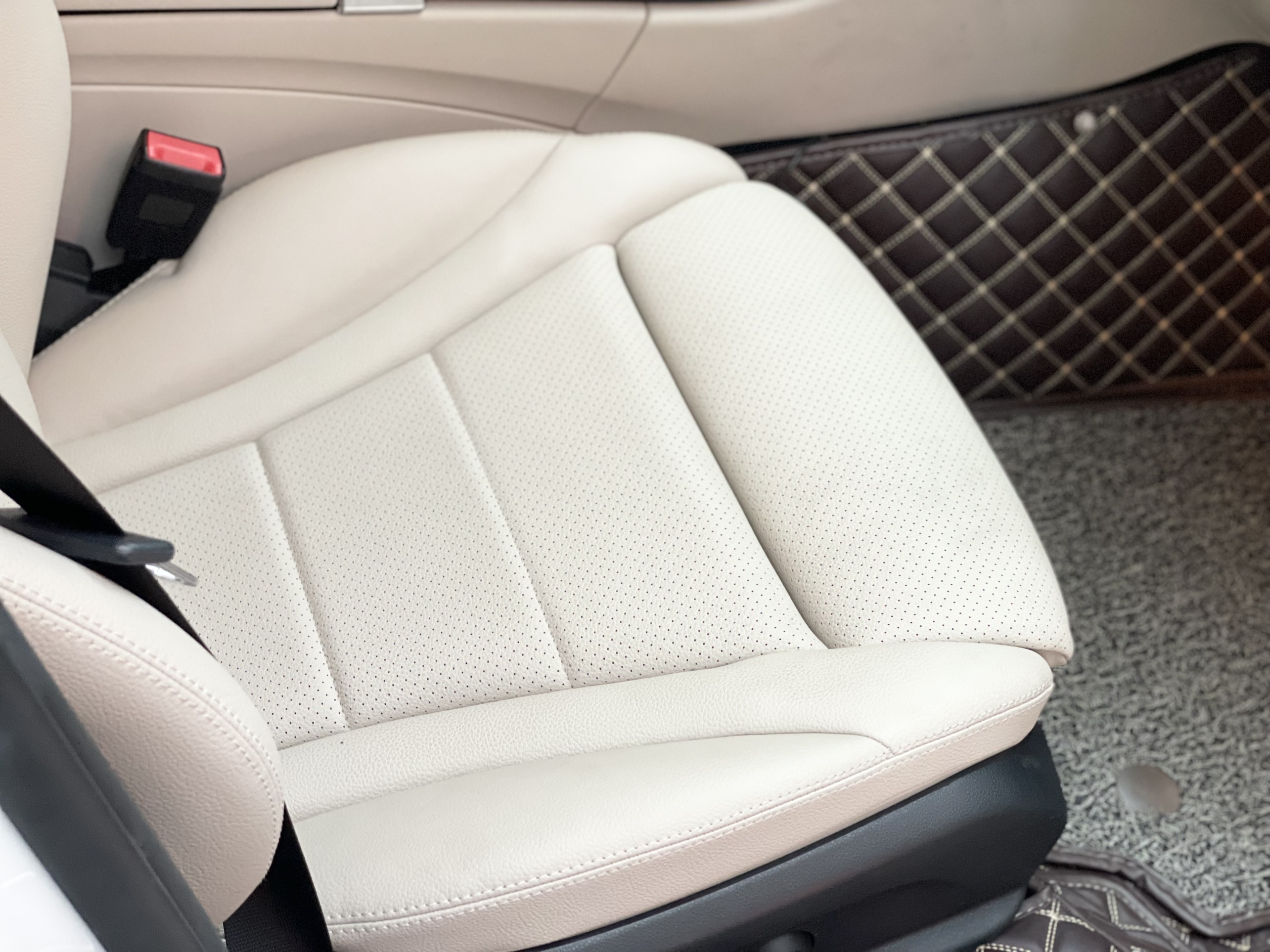 Mercedes C180 2020 Trắng