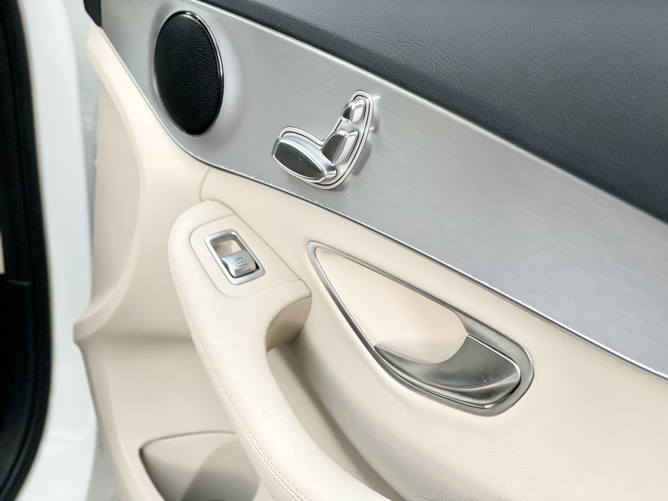 Mercedes C180 2020 Trắng