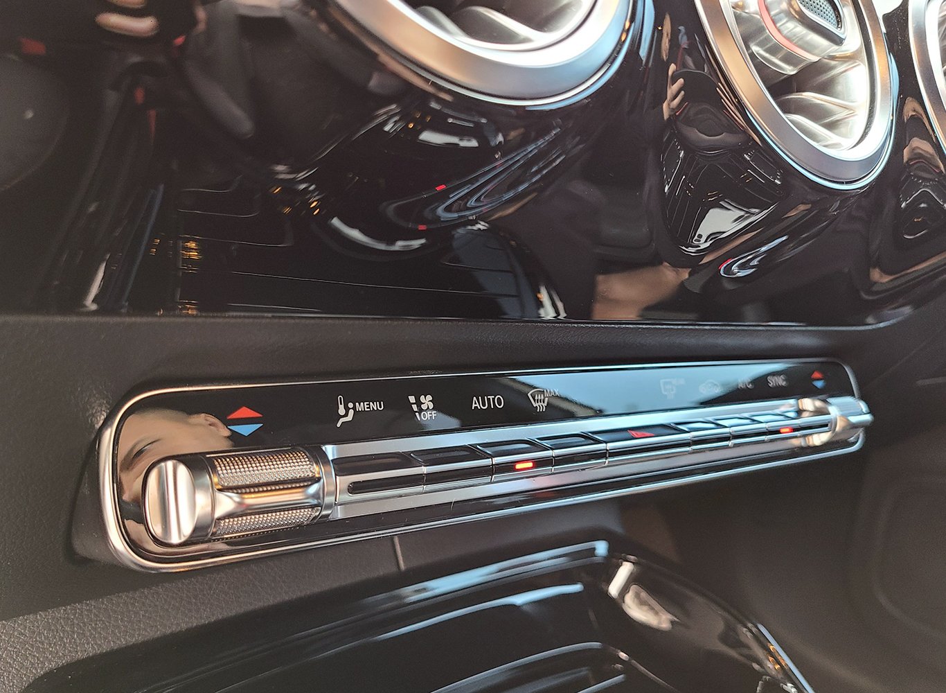 Mercedes A35 4matic 2021 (Trắng/nội thất nâu)