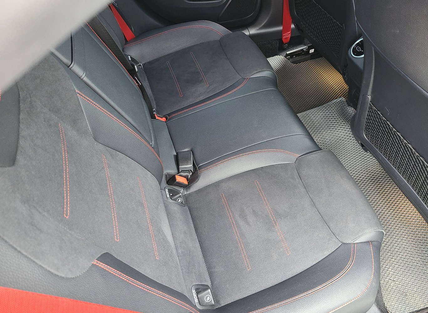 Mercedes A35 4matic 2021 (Trắng/nội thất nâu)