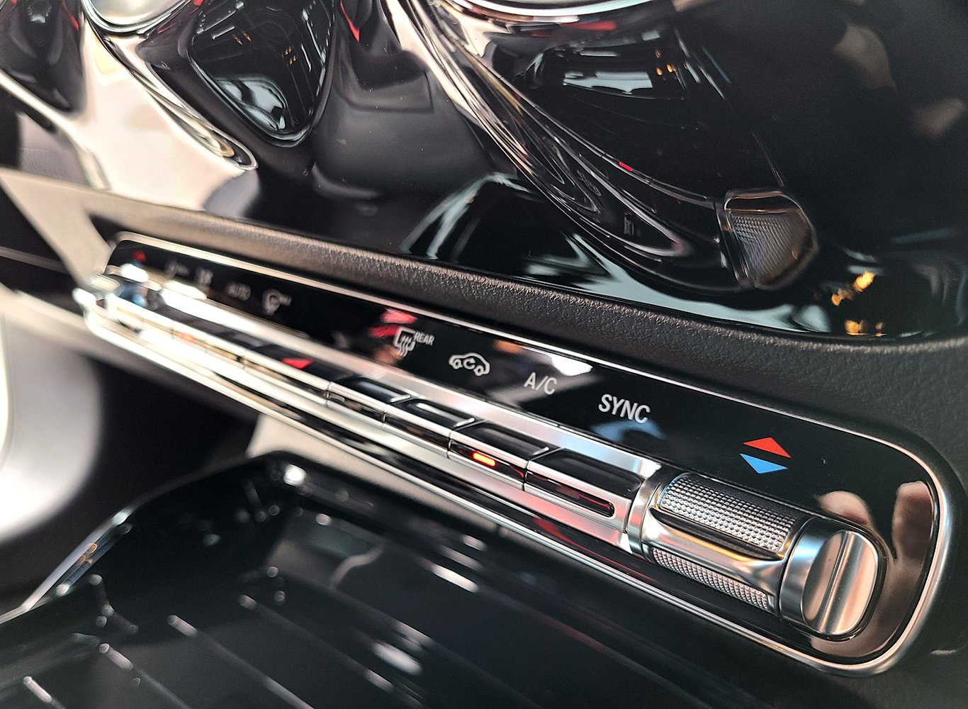 Mercedes A35 4matic 2021 (Trắng/nội thất nâu)