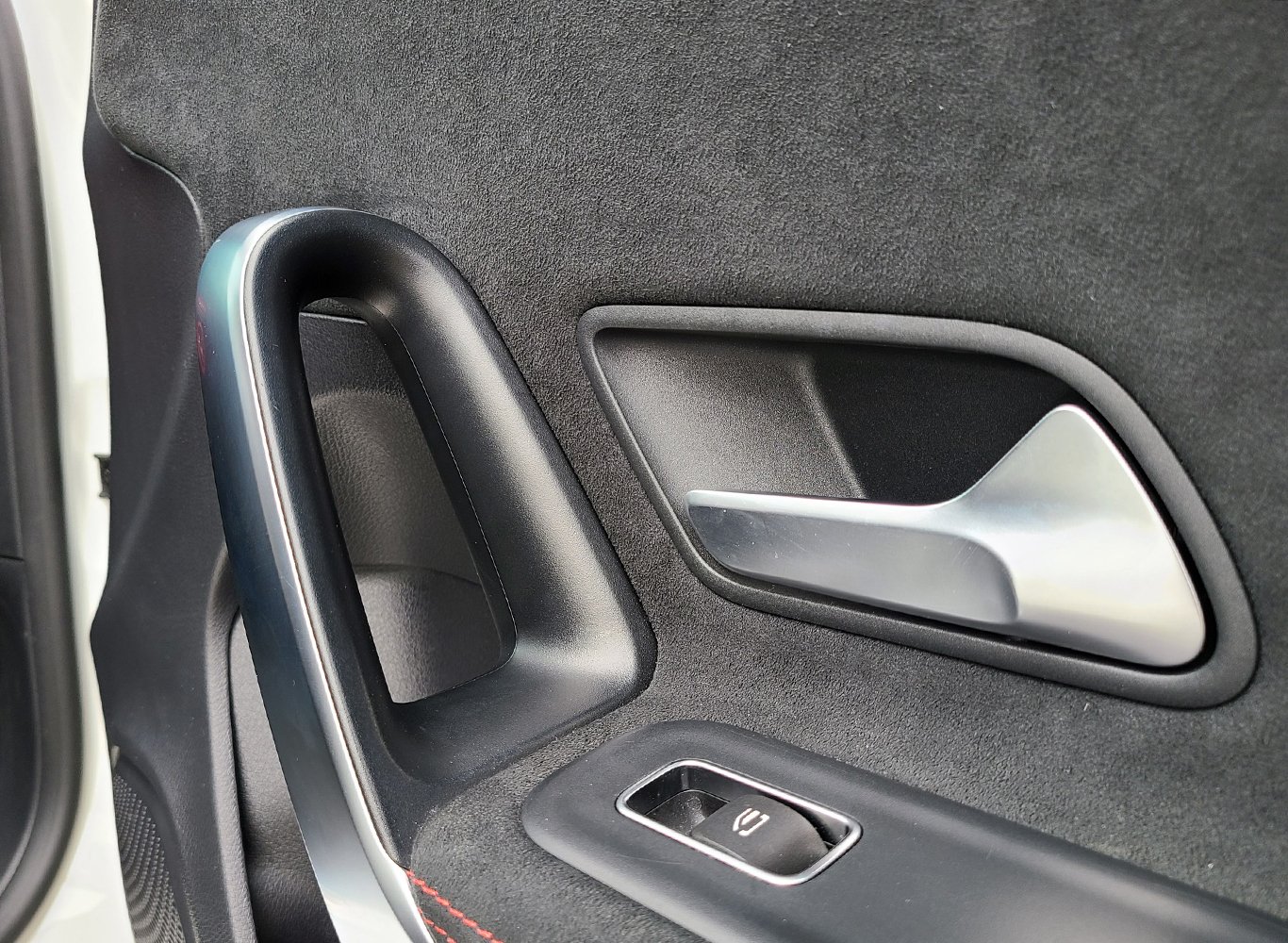 Mercedes A35 4matic 2021 (Trắng/nội thất nâu)
