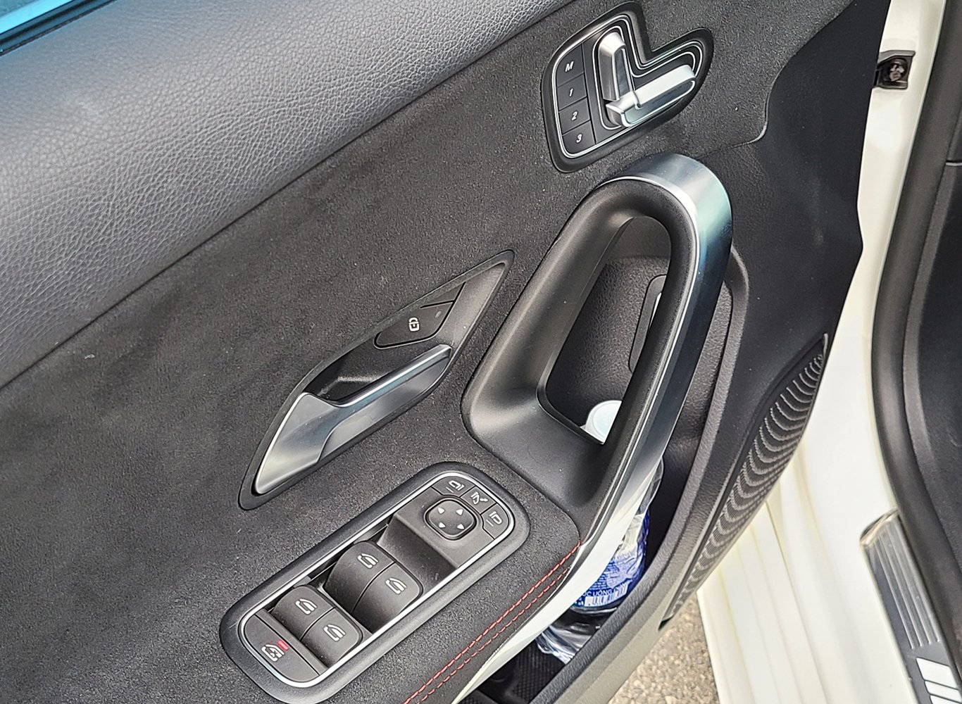 Mercedes A35 4matic 2021 (Trắng/nội thất nâu)