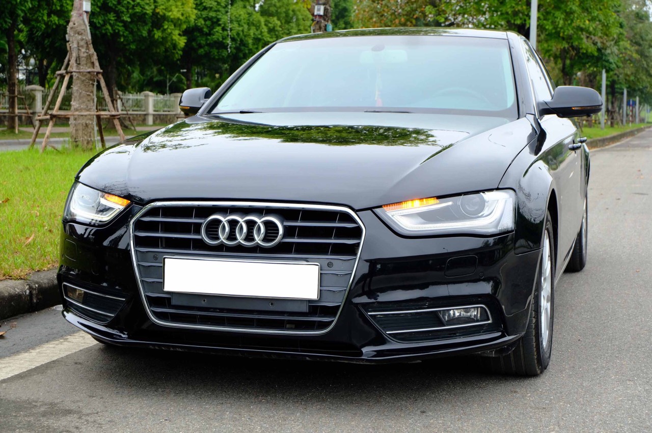 Audi A4 2013 (Đen/nội thất đen)
