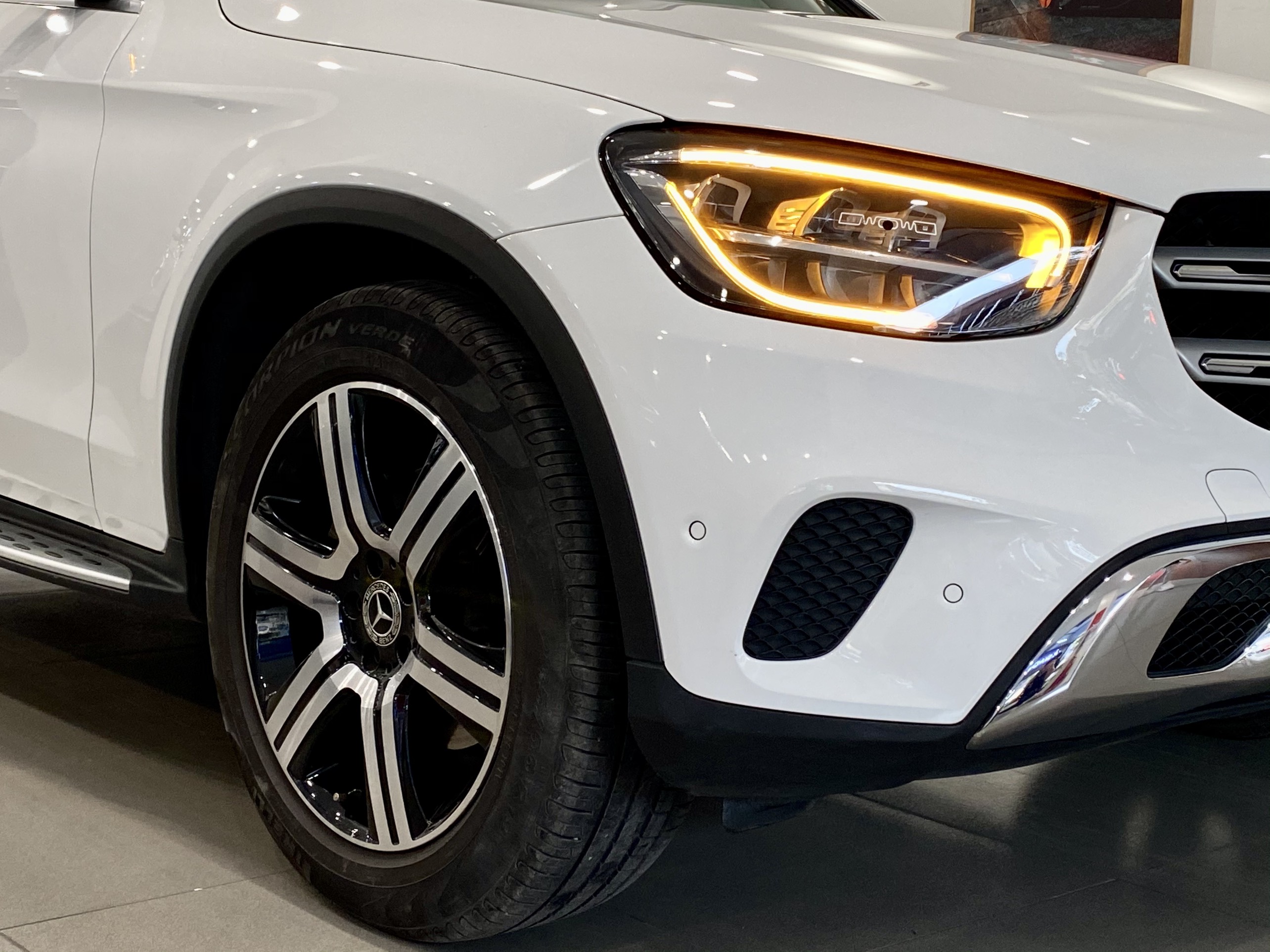 GLC200 4matic 2021 (Trắng/nội thất kem)