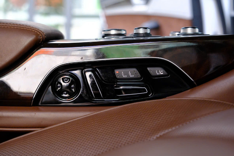 𝐀𝐮𝐝𝐢 𝐀𝟖 𝐋 𝟐𝟎𝟏𝟒 (𝐓𝐫𝐚̆́𝐧𝐠/𝐧𝐨̣̂𝐢 𝐭𝐡𝐚̂́𝐭 𝐧𝐚̂𝐮)