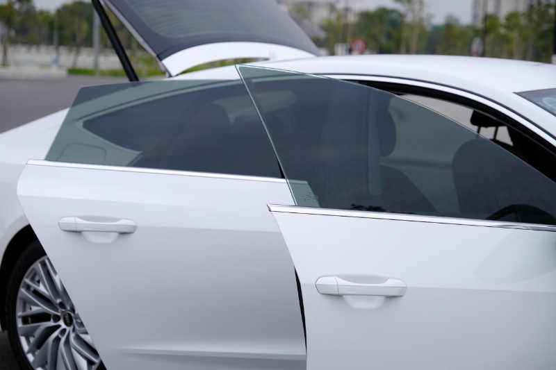 𝐀𝐮𝐝𝐢 𝐀𝟕 𝐐𝐮𝐚𝐭𝐭𝐫𝐨 𝟓𝟓 𝐓𝐅𝐒𝐈 𝟐𝟎𝟐𝟏 (𝐓𝐫𝐚̆́𝐧𝐠/𝐧𝐨̣̂𝐢 𝐭𝐡𝐚̂́𝐭 đ𝐞𝐧)