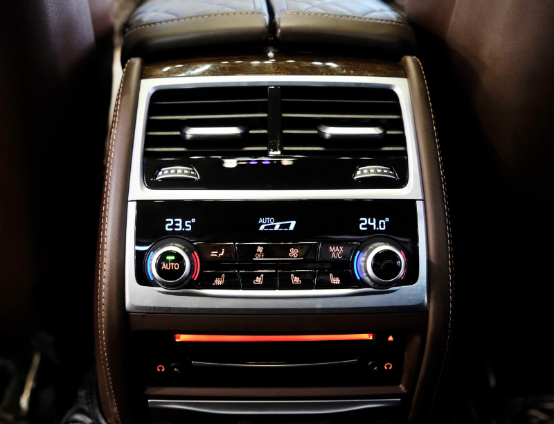 𝐁𝐌𝐖 𝟕𝟒𝟎 𝐏𝐮𝐫𝐞 𝐌𝐨𝐝𝐞𝐥 𝟐𝟎𝟐𝟎 (𝐓𝐫𝐚̆́𝐧𝐠 | 𝐧𝐨̣̂𝐢 𝐭𝐡𝐚̂́𝐭 𝐧𝐚̂𝐮)